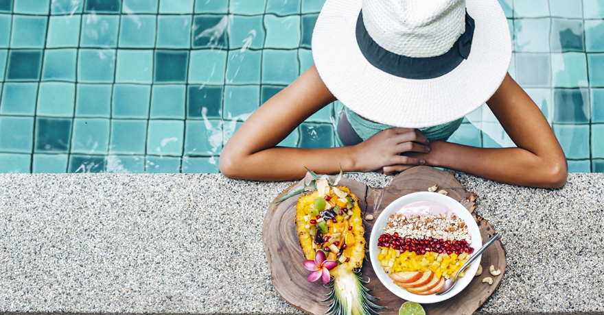 How to Maintain Healthy Eating Habits While Traveling